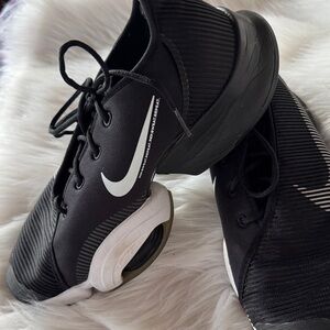Nike Air Zoom SuperRep 2 athletic Black and White Athletic Sneakers US 8